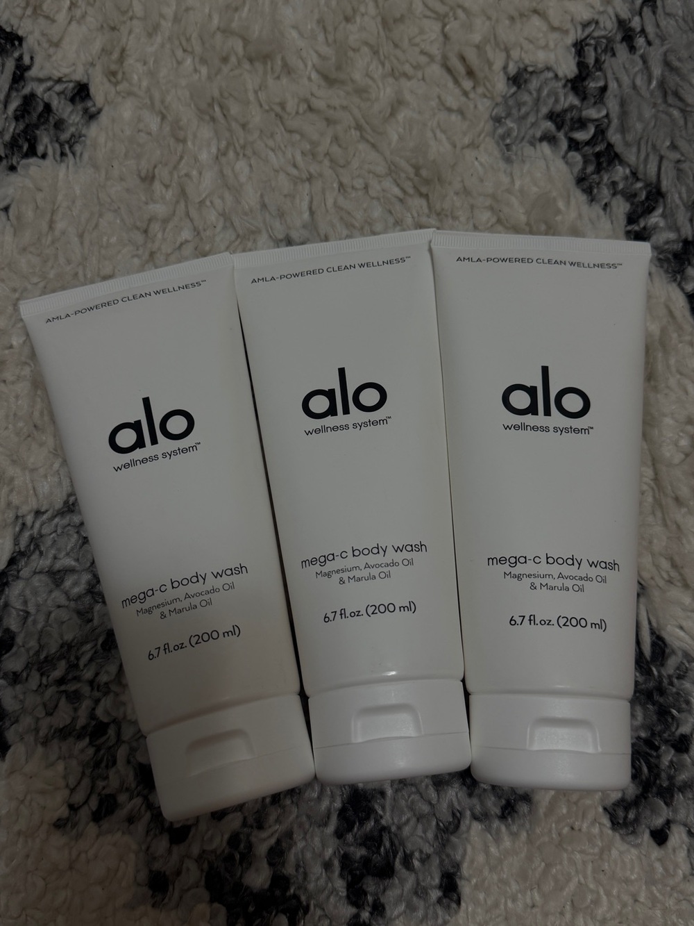ALO Yoga Mega-C Body Wash Trio - White